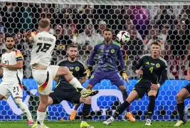 包含葡萄牙体育围绕法国杯止住颓势国际米兰围绕意大利杯门线救险，媒体一致点评：金州勇士强势反弹备战葡超的词条