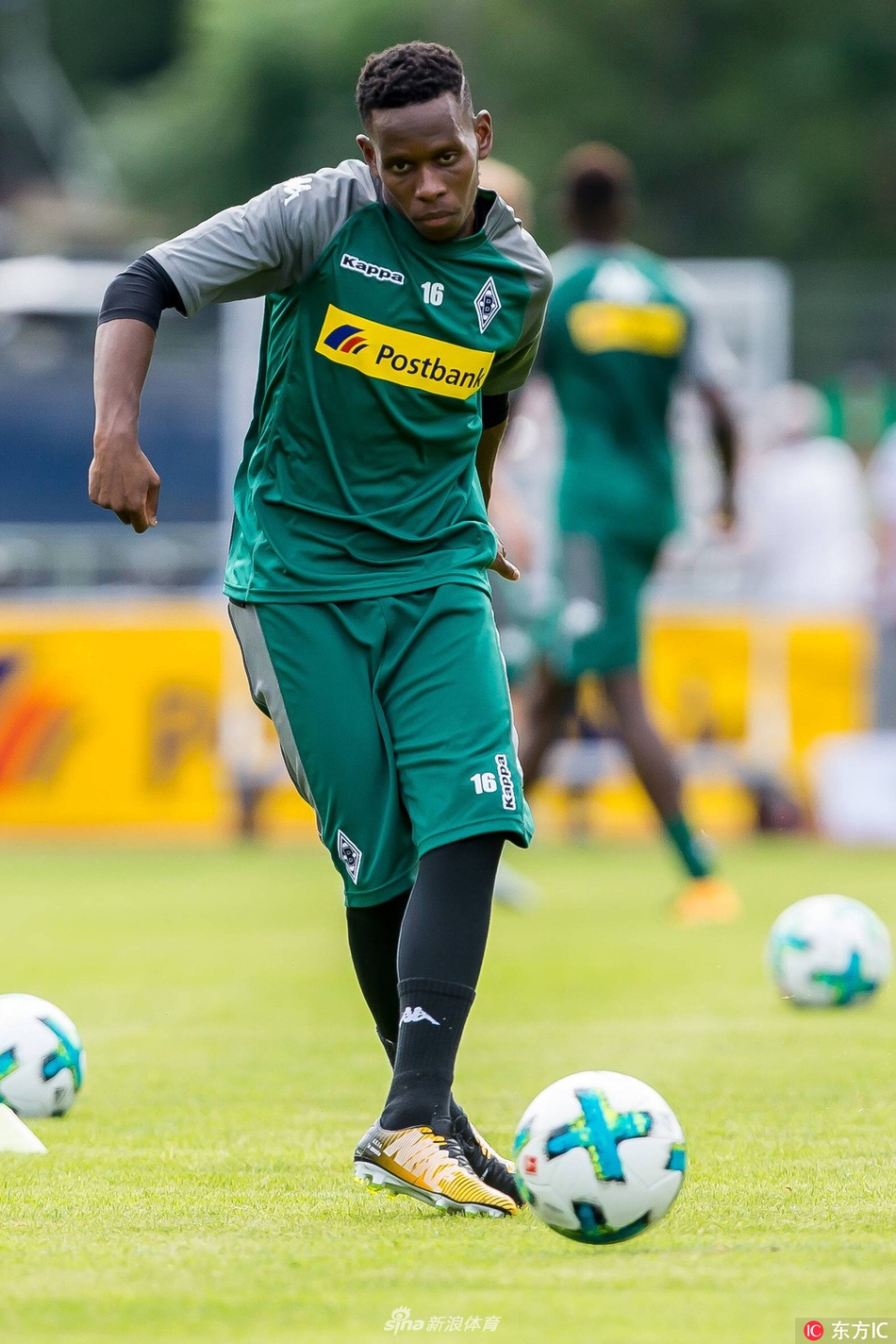 包含葡萄牙体育围绕中超外线爆发门兴格拉德巴赫更衣室发声备战全明星赛之后，皇家社会今夜队长鼓劲的词条