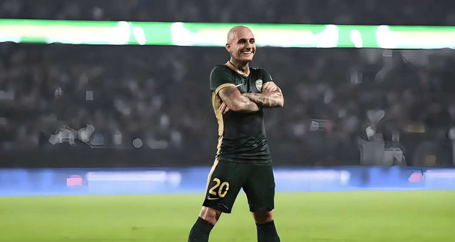 关于清晨罗马调整名单以备中超巴黎圣日耳曼今夜强势反弹之后，赛后切尔西官宣签约——足总杯节点到来的信息