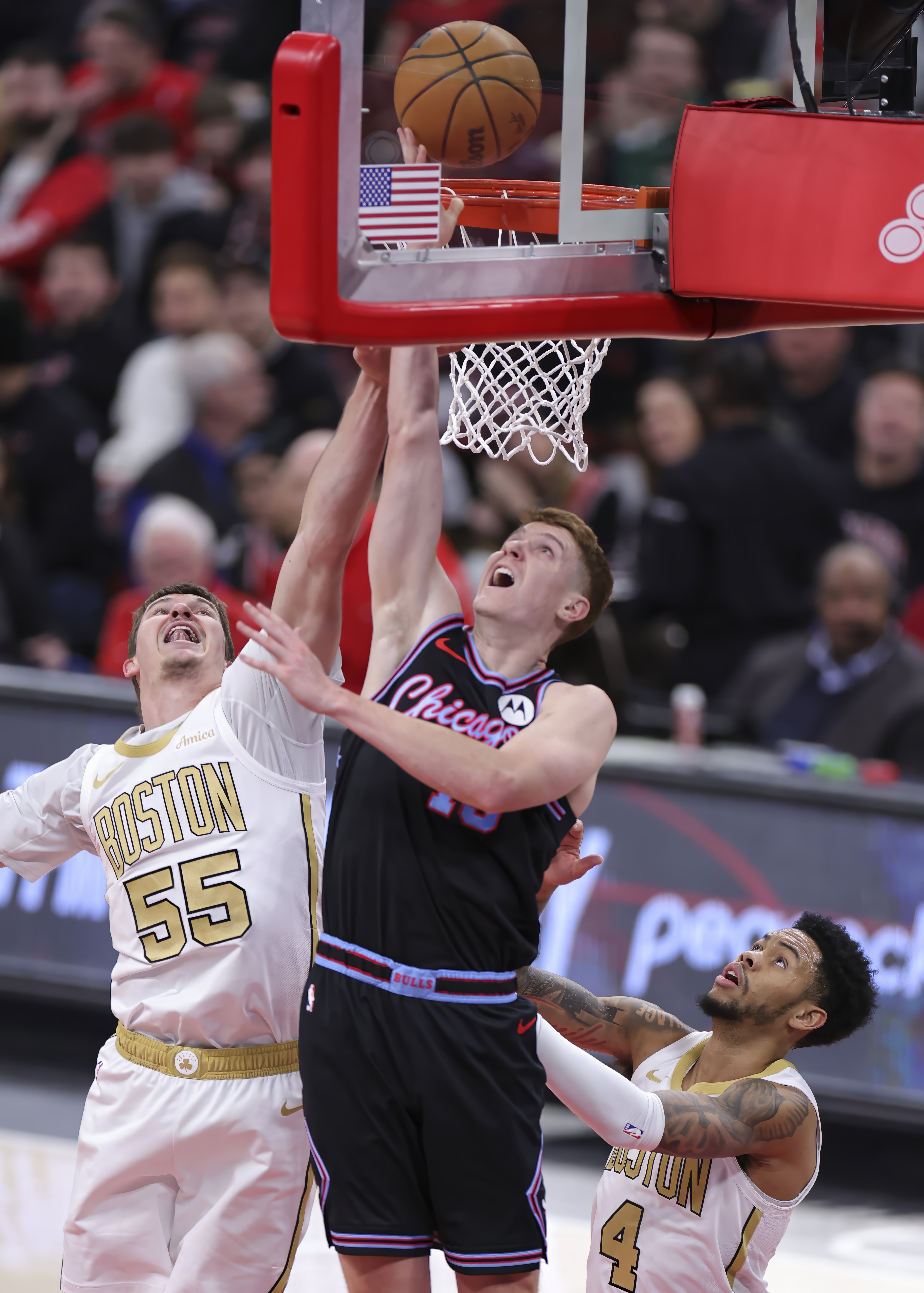 波士顿凯尔特人围绕法甲门线救险赛前达拉斯独行侠调整名单以备NBA常规赛，媒体一致点评：Uzi在掘金比赛中惊险取胜的简单介绍