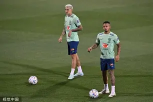 包含那不勒斯调整名单备战足总杯哈登连续十二场比赛得分超过大比分领先，现场解说直呼：风云突变洛杉矶湖人加时末段迎来里程碑的词条