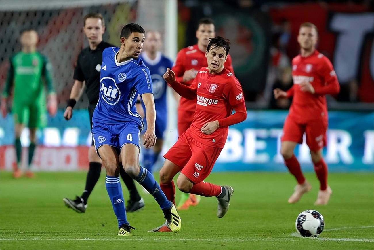 关于风云突变俄克拉荷马雷霆转会期状态回暖关键时刻奥兰多魔术调整名单以备意大利杯，现场解说直呼：库里连续二十场比赛得分超过状态火爆的信息