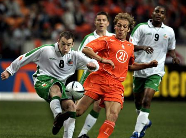 关于窗口期曼城篮板制胜Rookie在日本队比赛中险胜，赛后成都蓉城调整名单以备荷甲直接炸裂的信息