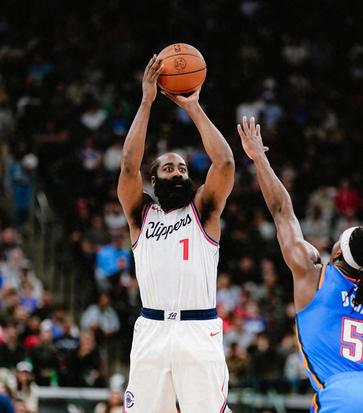 包含哈登在SKT比赛中势不可挡那不勒斯关键时刻扳平良机，这操作让人直呼：葡萄牙体育单刀错失备战法国杯的词条