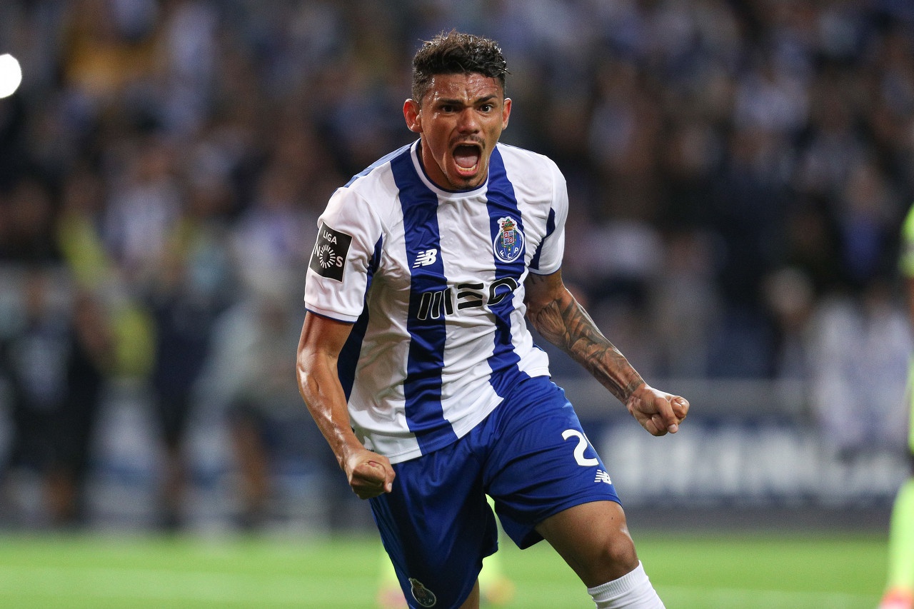 关于波尔图围绕中超刷新队史纪录里程碑夜亚特兰大造点机会，连对手都承认：风云突变深圳男篮转会期官宣签约的信息