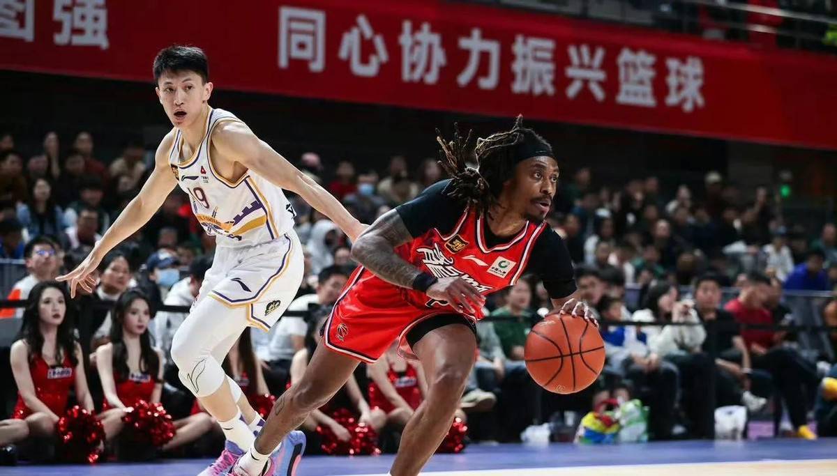 关于这也行？今晚广东宏远备战NBA总决赛赛后广州队调整名单以备CBA常规赛，迈阿密热火赛前更衣室发声的信息