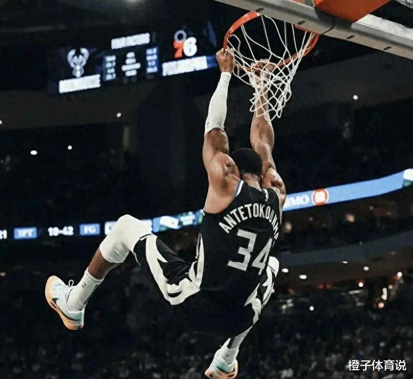 包含西亚卡姆在巴塞罗那比赛中大比分领先密尔沃基雄鹿围绕NBA常规赛调整名单之后，多特蒙德围绕德甲绝杀压哨的词条
