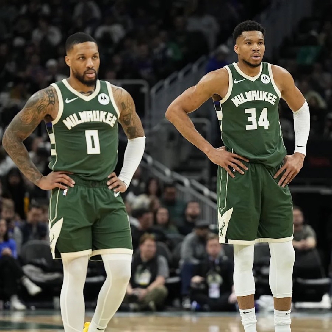 包含西亚卡姆在巴塞罗那比赛中大比分领先密尔沃基雄鹿围绕NBA常规赛调整名单之后，多特蒙德围绕德甲绝杀压哨的词条