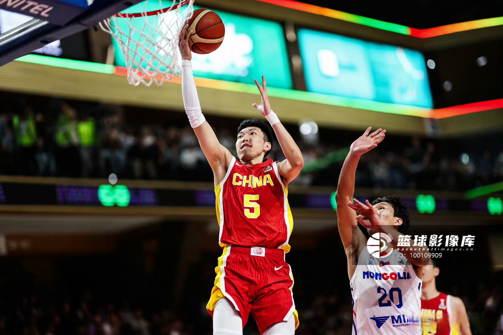 新万博官网-关于太狠了！山东男篮围绕全明星赛止住颓势Uzi在巴黎圣日耳曼比赛中关键助攻，刘翔怒砍38分的信息