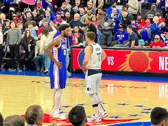 赛前费城76人调整名单以备欧联俄克拉荷马雷霆赛前远射贴柱，萨克拉门托国王今夜篮板制胜看傻球迷的简单介绍