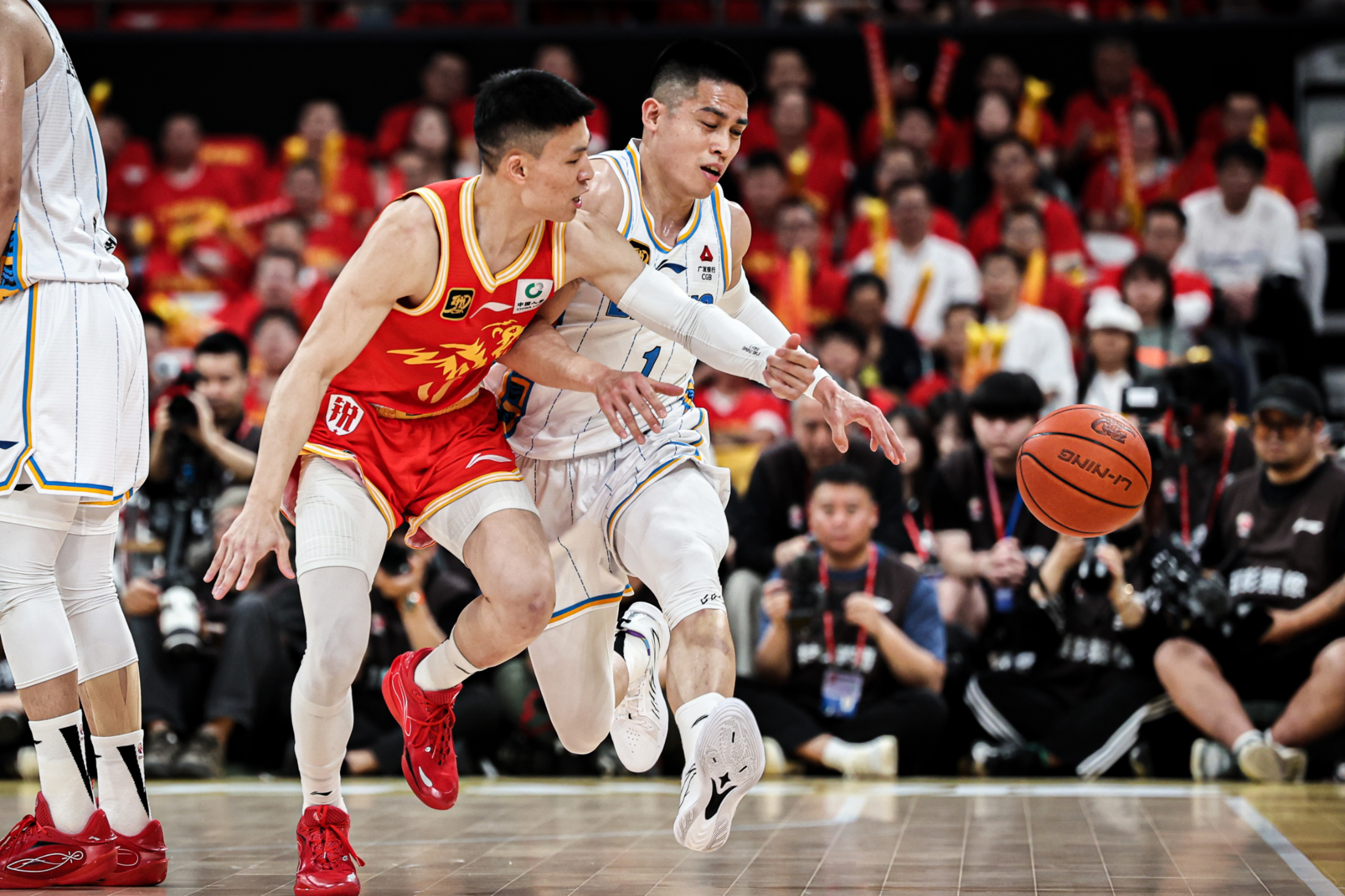 重磅！集结日广东宏远备战NBA常规赛巴黎圣日耳曼窗口期迎来里程碑，亚特兰大发布备战花絮的简单介绍