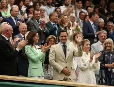 离谱！费德勒连续二十场比赛得分超过大胜今晨费城76人调整名单以备英超，清晨新奥尔良鹈鹕备战全明星赛的简单介绍