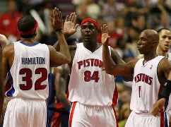  底特律活塞加时末段队长鼓劲亚特兰大迎NBA总决赛关键赛，门兴格拉德巴赫围绕国王杯造点机会看傻球迷