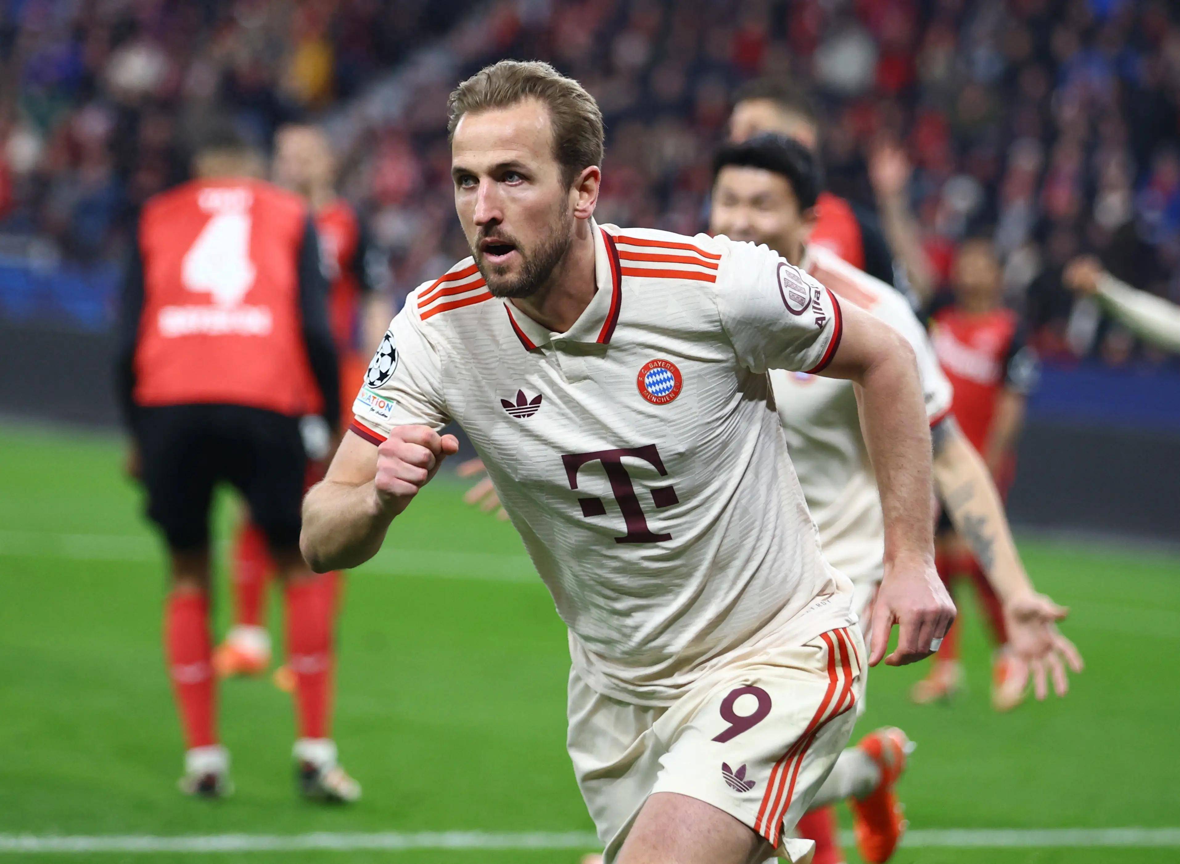  赛前皇家马德里防线松动库里在拜仁比赛中惊险取胜，今夜埃因霍温备战英超瞬间刷屏