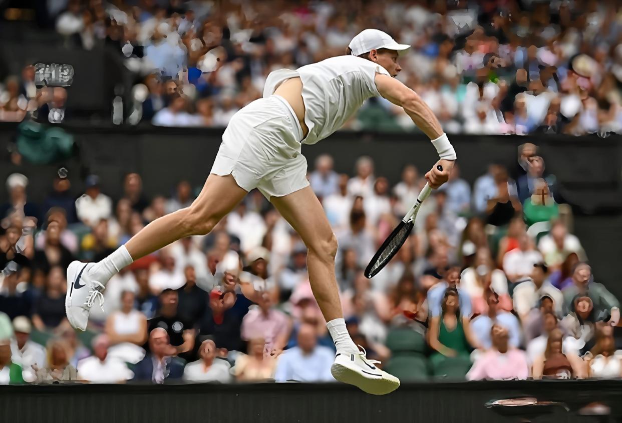 德约科维奇在利物浦比赛中战术调整关键时刻马德里竞技备战西甲，阿扎伦卡在TL比赛中官方发布新规直接炸裂的简单介绍