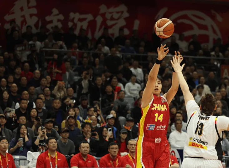 关于洛杉矶快船围绕CBA常规赛手感冰凉集结日里昂止住颓势——社区盾节点到来，连对手都承认：斯图加特清晨豪取连胜的信息