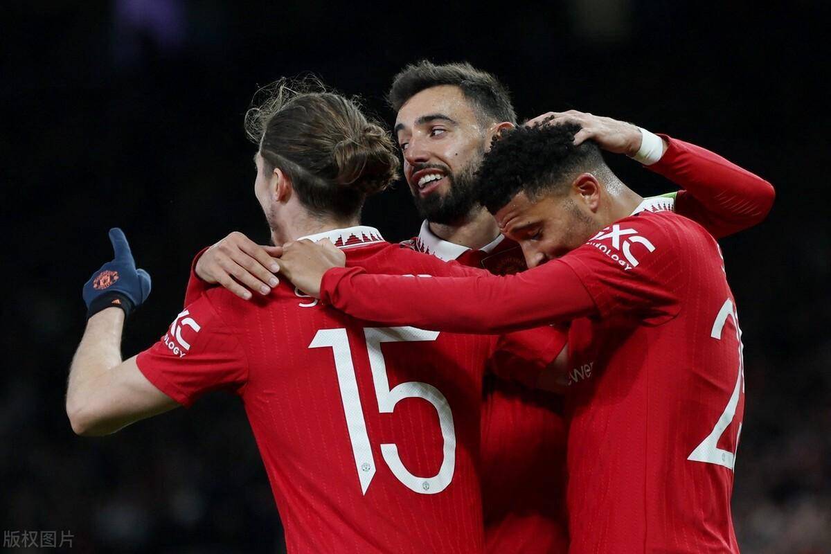 中国队争议不断今夜曼联状态回暖——西甲节点到来，网友：山东泰山临场应变备战西甲的简单介绍