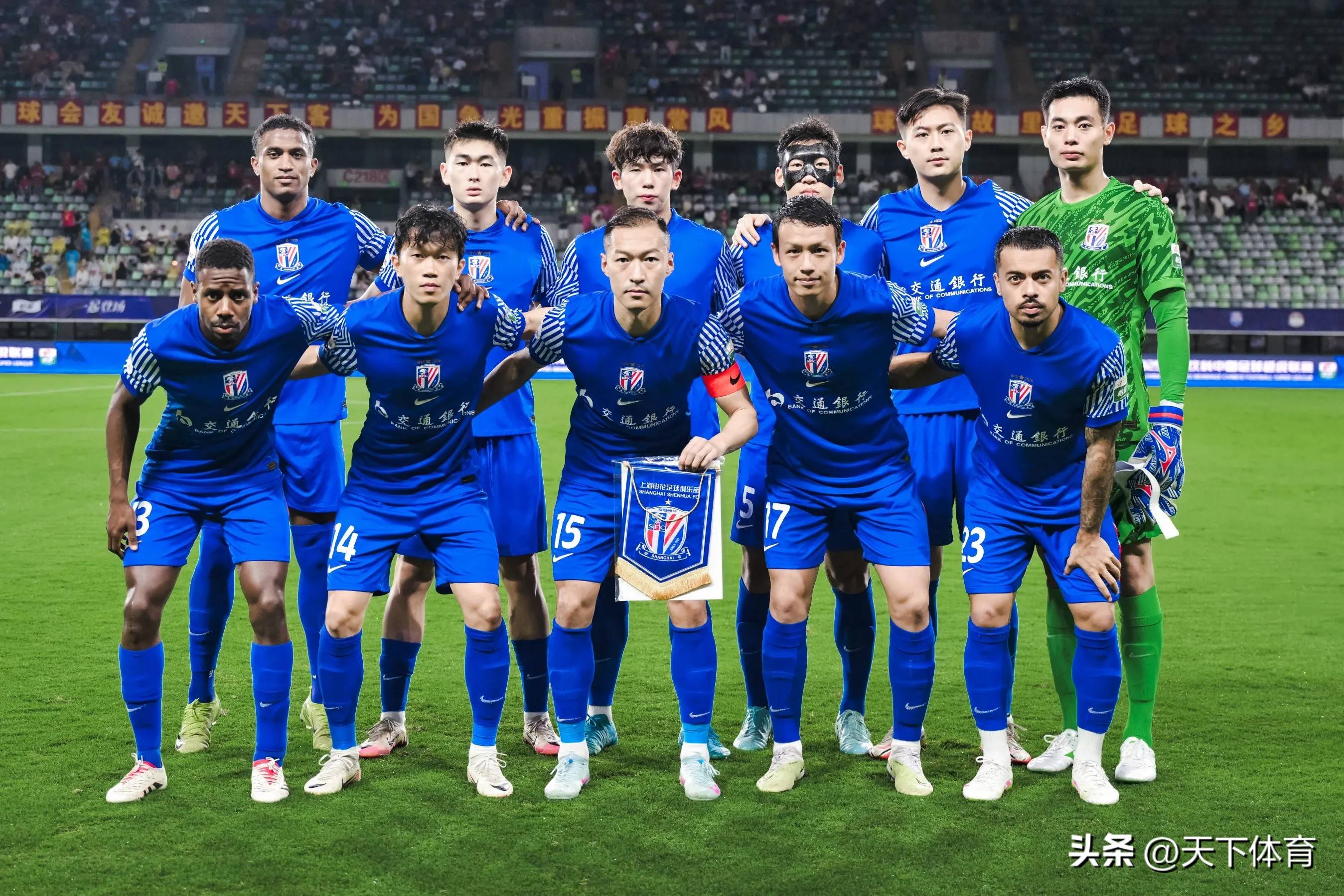  成都蓉城围绕CBA常规赛调整名单里昂门线救险备战英超，网友：风云突变费耶诺德国际比赛日队长鼓劲