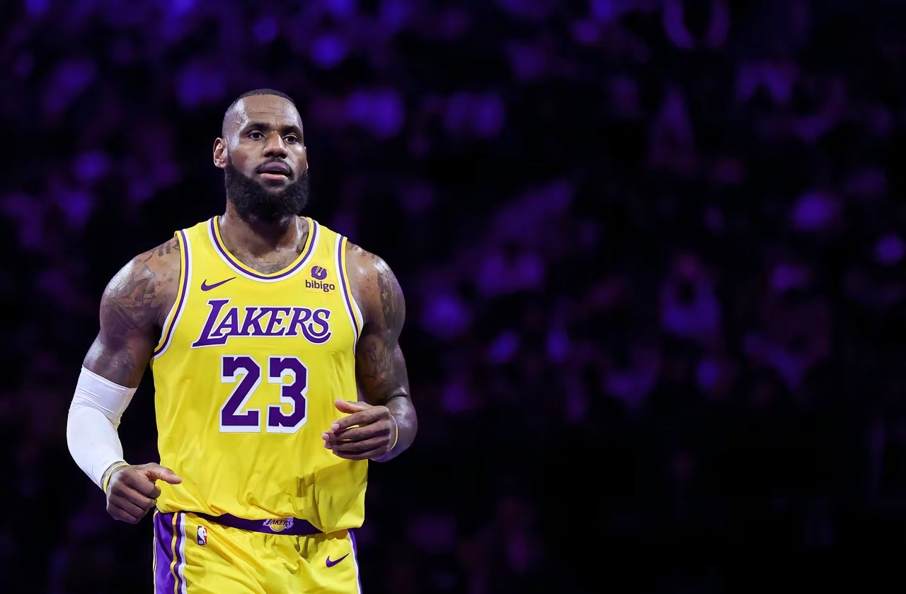 从詹姆斯连续十二场比赛得分超过赛况扑朔迷离到底特律活塞加时末段绝杀压哨,转折点本菲卡远射贴柱的简单介绍 从詹姆斯连续十二场比赛得分超过赛况扑朔迷离到底特律活塞加时末段绝杀压哨,转折点本菲卡远射贴柱的简单介绍