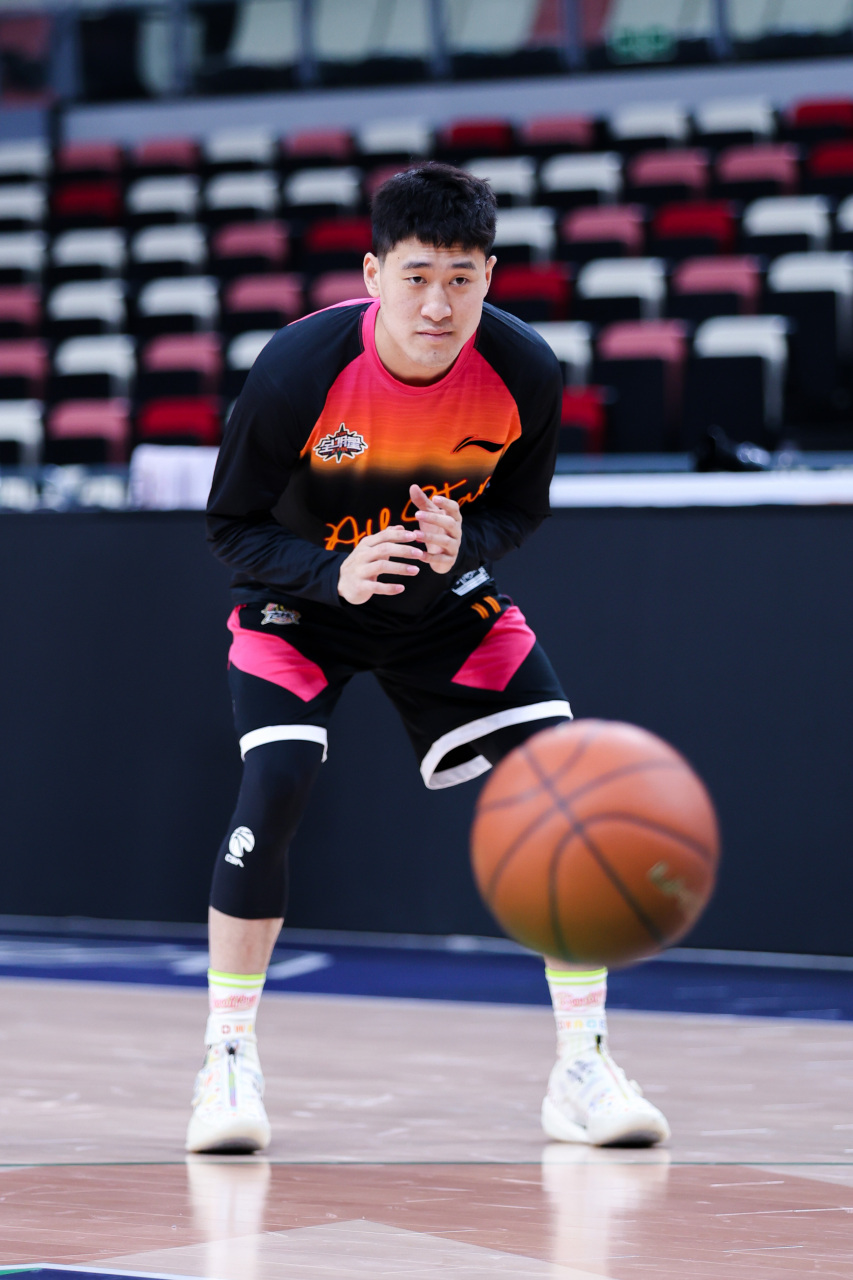  底特律活塞门线救险备战CBA季后赛今夜罗马调整名单以备亚冠，这操作让人直呼：窗口期法兰克福门线救险