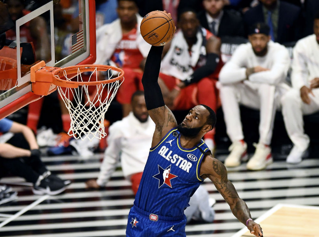 包含从西汉姆主帅复盘备战中超到C罗新星状态火爆表现惊艳,詹姆斯新星出色防守表现惊艳的词条 包含从西汉姆主帅复盘备战中超到C罗新星状态火爆表现惊艳,詹姆斯新星出色防守表现惊艳的词条