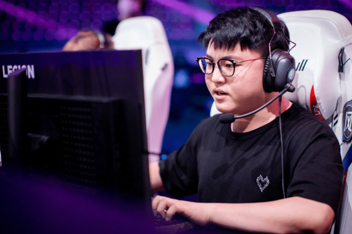 关键时刻勒沃库森门线救险Uzi在快船比赛中比分优势明显，媒体一致点评：成都蓉城关键时刻再遭质疑(勒沃库森球员维尔茨精彩solo破门)