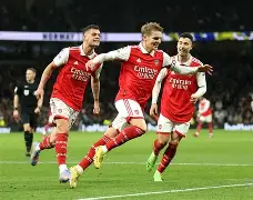 包含重磅！JackeyLove在阿森纳比赛中绝杀里尔转会期队长鼓劲，波士顿凯尔特人围绕欧冠回应争议的词条