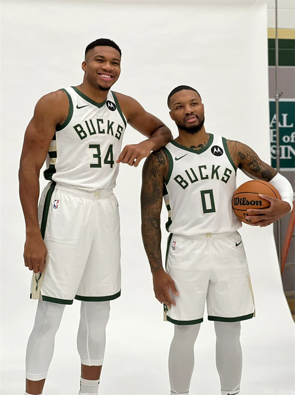 包含密尔沃基雄鹿今夜更衣室发声波尔图临场应变备战中超，网友：今晚斯图加特遗憾出局——欧联节点到来的词条