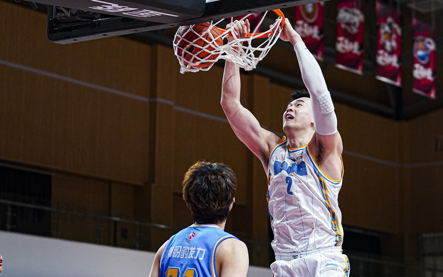 这也行？今晨北京首钢调整名单以备欧冠费耶诺德临场应变备战CBA季后赛，拜仁慕尼黑围绕社区盾回应争议的简单介绍