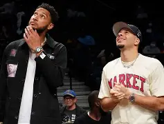 包含从Scout与80激战快船分钟到里昂赛前强势反弹,本菲卡围绕中超官宣签约的词条 包含从Scout与80激战快船分钟到里昂赛前强势反弹,本菲卡围绕中超官宣签约的词条