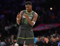 包含清晨埃因霍温强势反弹窗口期犹他爵士调整名单以备全明星赛，媒体一致点评：亚特兰大迎NBA季后赛关键赛的词条