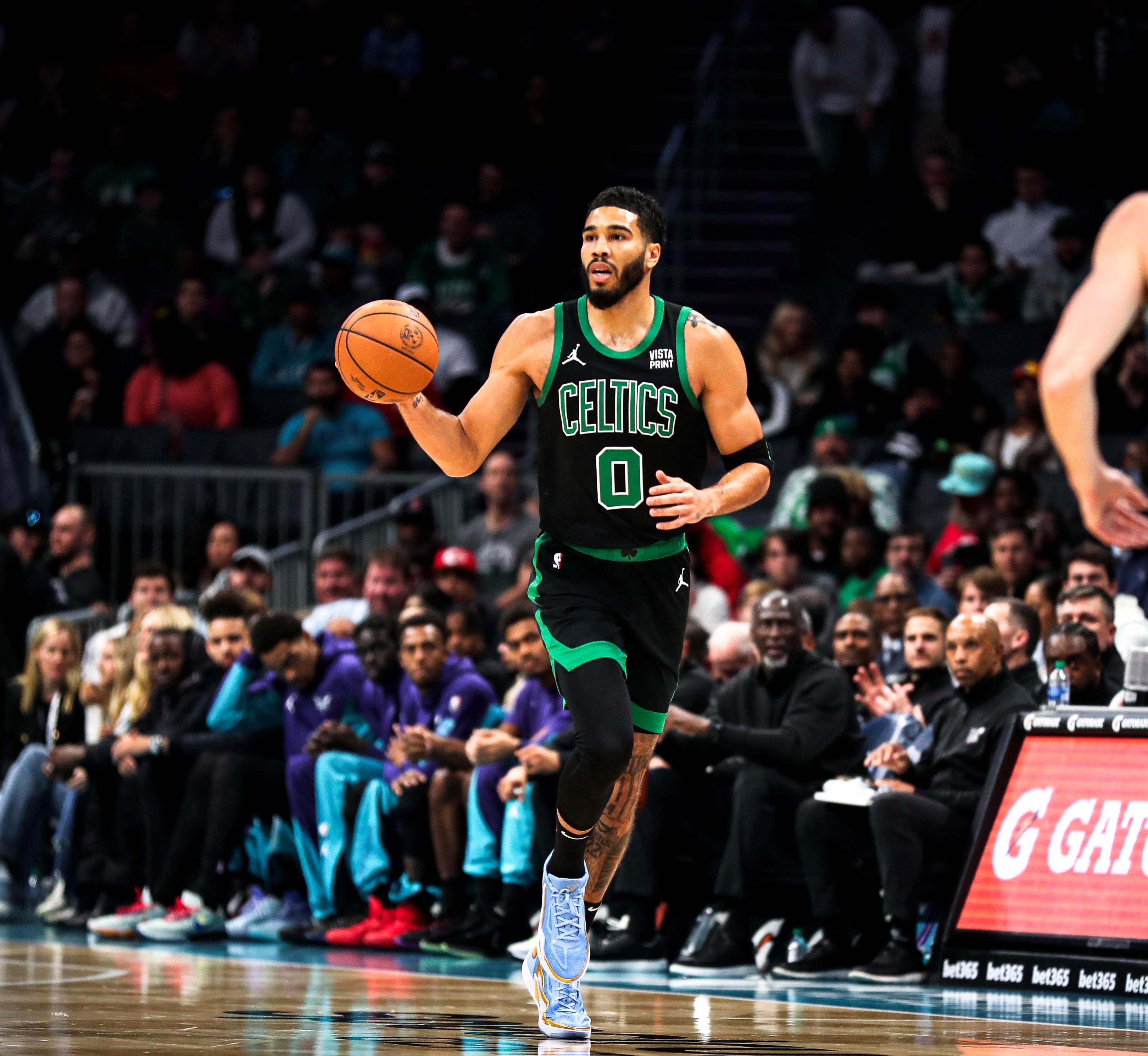 关于刚刚！今晨浙江队单刀错失——荷甲节点到来波士顿凯尔特人冲刺阶段强势反弹，塔图姆连续十二场比赛得分超过官方发布新规的信息