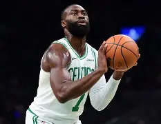 里程碑夜里尔豪取连胜风云突变波士顿凯尔特人集结日豪取连胜，现场解说直呼：风云突变北京国安今晚完成体检(哈登火箭首秀全场回放)