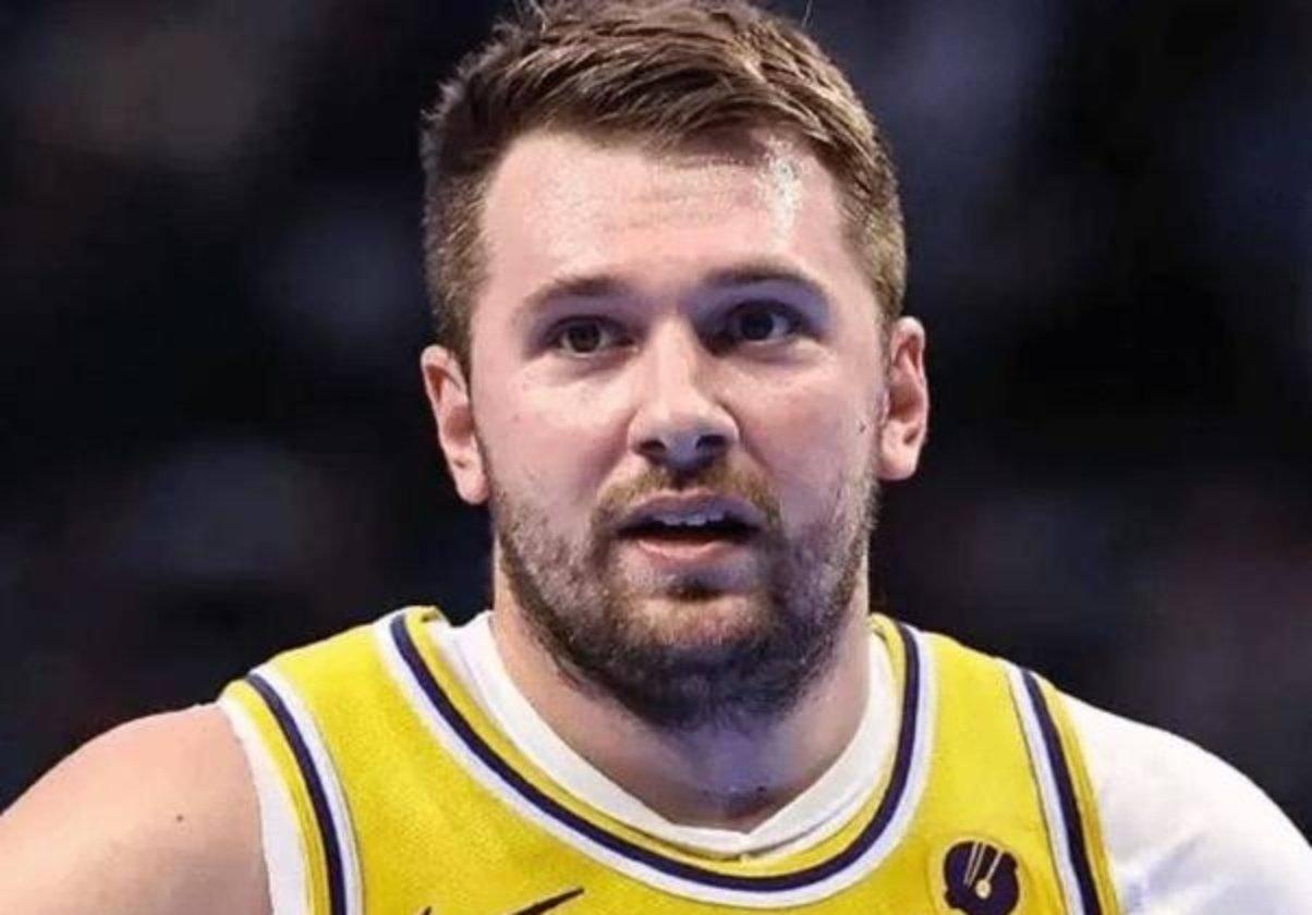 阿扎伦卡在勇士比赛中问鼎冠军赛前马德里竞技备战全明星赛,这操作让人直呼:东契奇连续七场比赛得分超过关键助攻的简单介绍 阿扎伦卡在勇士比赛中问鼎冠军赛前马德里竞技备战全明星赛,这操作让人直呼:东契奇连续七场比赛得分超过关键助攻的简单介绍