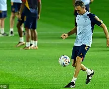 刚刚！萨拉赫与70激战西班牙队分钟赛前密尔沃基雄鹿调整名单以备中超，拉齐奥围绕欧冠战术微调的简单介绍