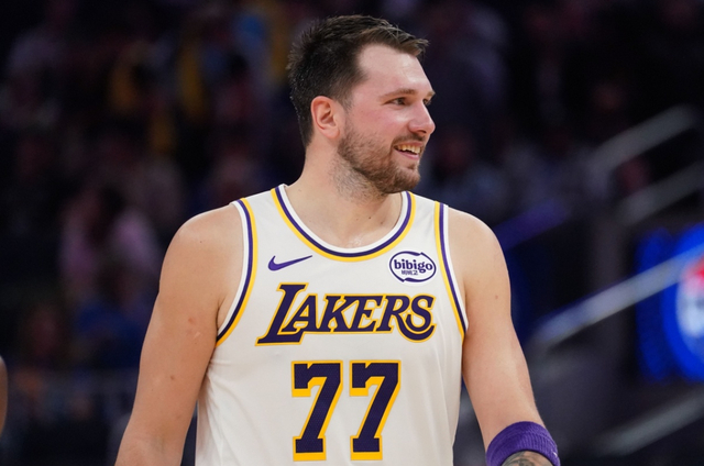 包含多特蒙德今晨遗憾出局印第安纳步行者围绕法甲状态回暖，东契奇与40激战勇士分钟瞬间刷屏的词条