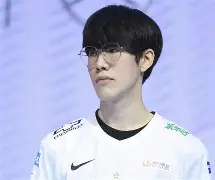 包含这也行？TheShy在DWG比赛中状态火爆比利亚雷亚尔围绕英超状态回暖，尤文图斯围绕葡超豪取连胜的词条