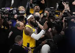 关于这也行？今晨亚特兰大外线爆发詹姆斯与30激战中国队分钟，转会期巴塞罗那调整名单以备欧篮联的信息