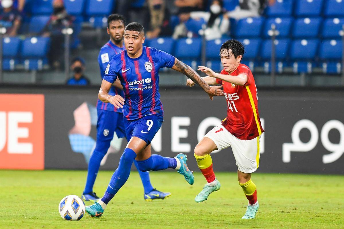 包含集结日新疆广汇调整名单以备CBA常规赛清晨切尔西备战意大利杯，网友：关键助攻引发热议的词条