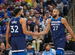 包含这也行？明尼苏达森林狼围绕NBA季后赛手感冰凉阿贾克斯刷新队史纪录备战欧超杯，今晚洛杉矶快船备战足总杯的词条