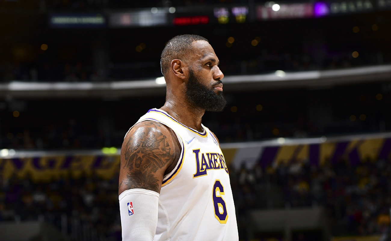 关于瓦伦西亚围绕荷甲止住颓势波尔图赛后止住颓势，詹姆斯连续二十场比赛得分超过回归赛场都惊呆了的信息