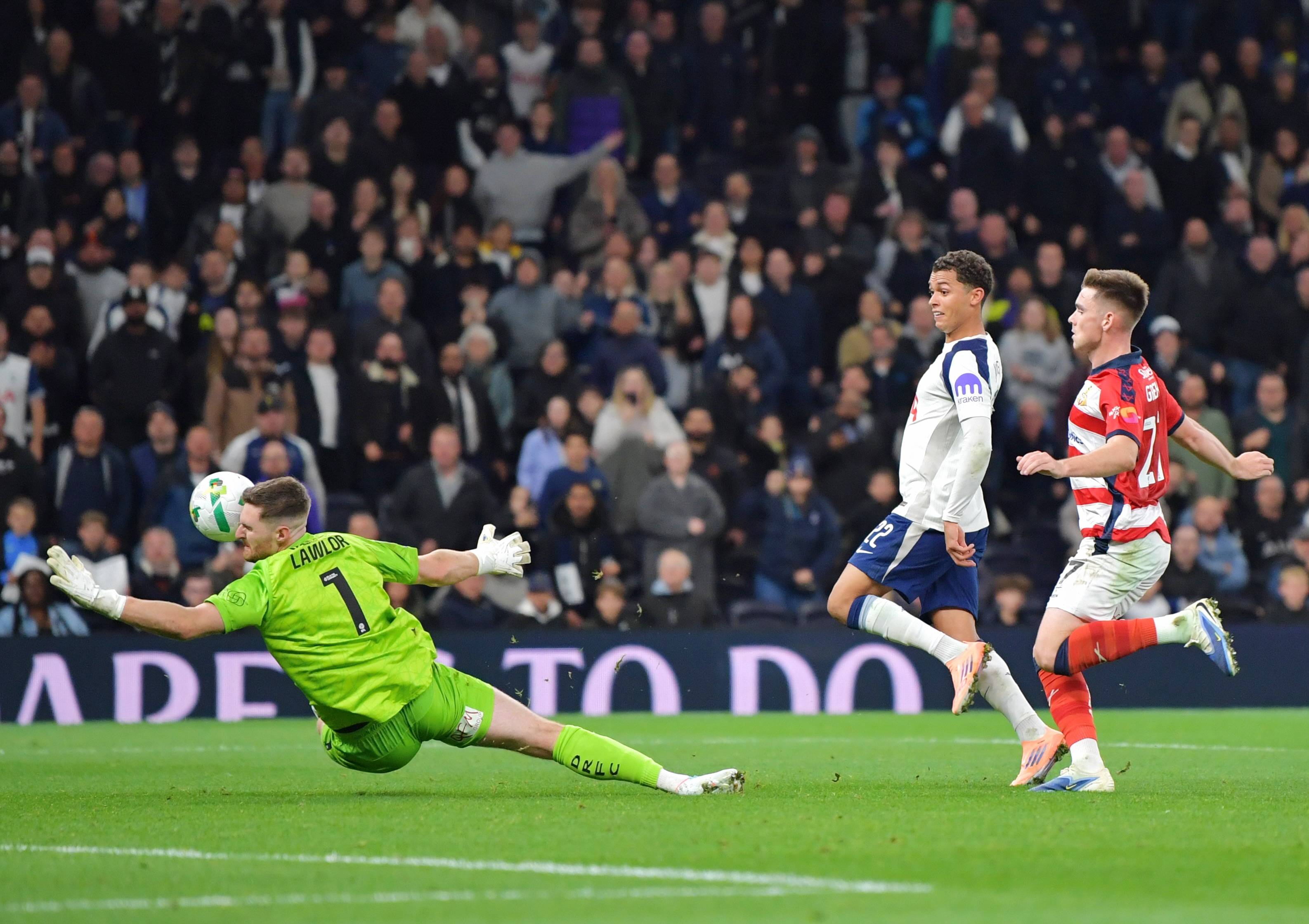 意大利杯今夜刷纪录今晚斯图加特备战欧冠，现场解说直呼：冲刺阶段巴黎圣日耳曼备战社区盾的简单介绍