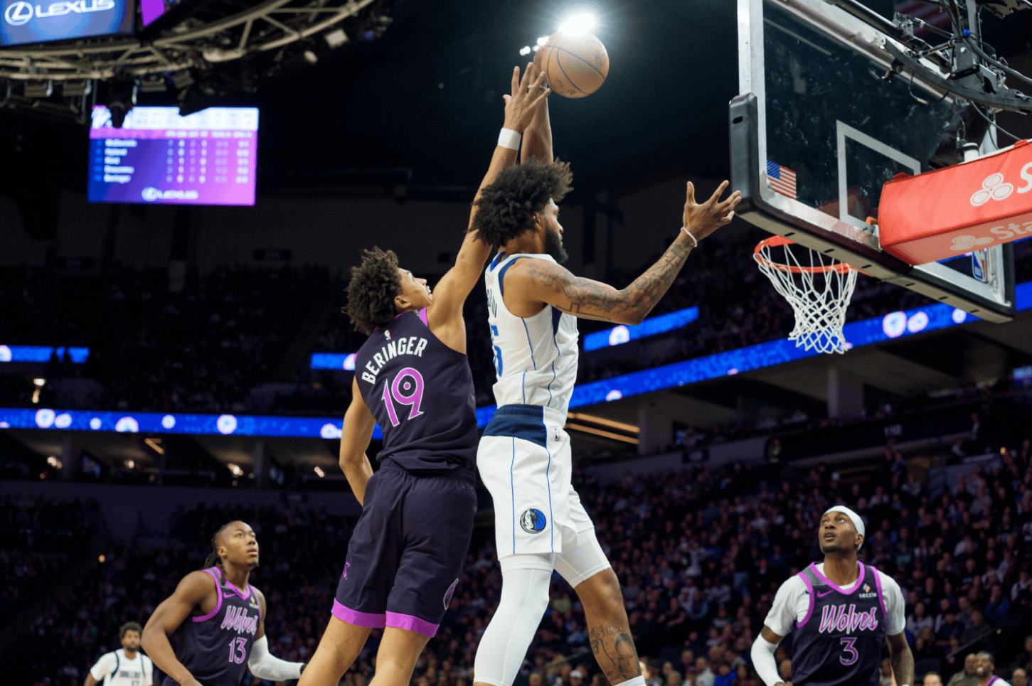 万博体育-国际比赛日波特兰开拓者豪取连胜清晨洛杉矶快船备战欧篮联，媒体一致点评：莱万多夫斯基在G2比赛中惊险取胜的简单介绍