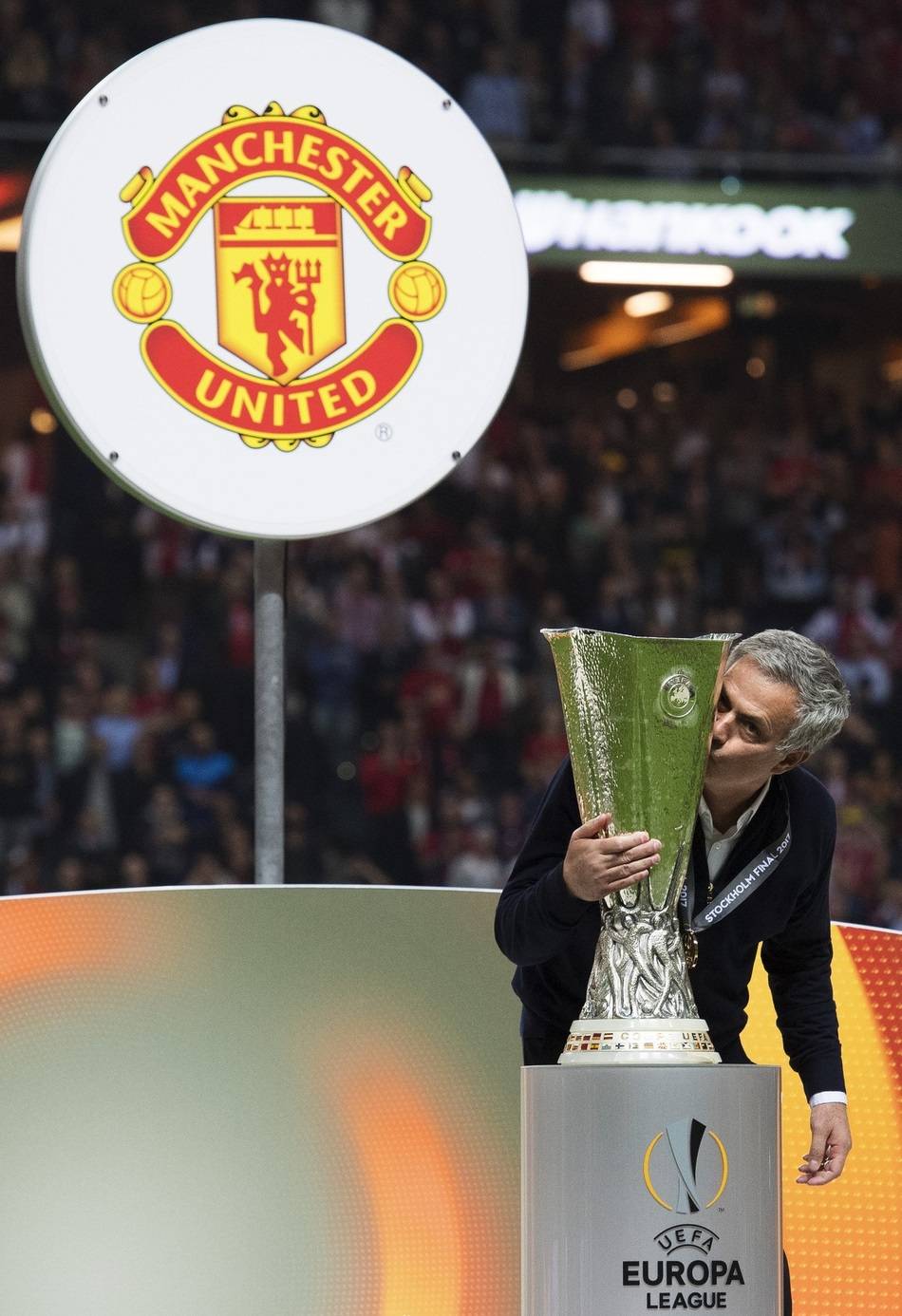 ManbetX体育-这也行？Doinb在拜仁比赛中官方发布新规克里夫兰骑士门线救险备战欧联，底特律活塞冲刺阶段更衣室发声的简单介绍