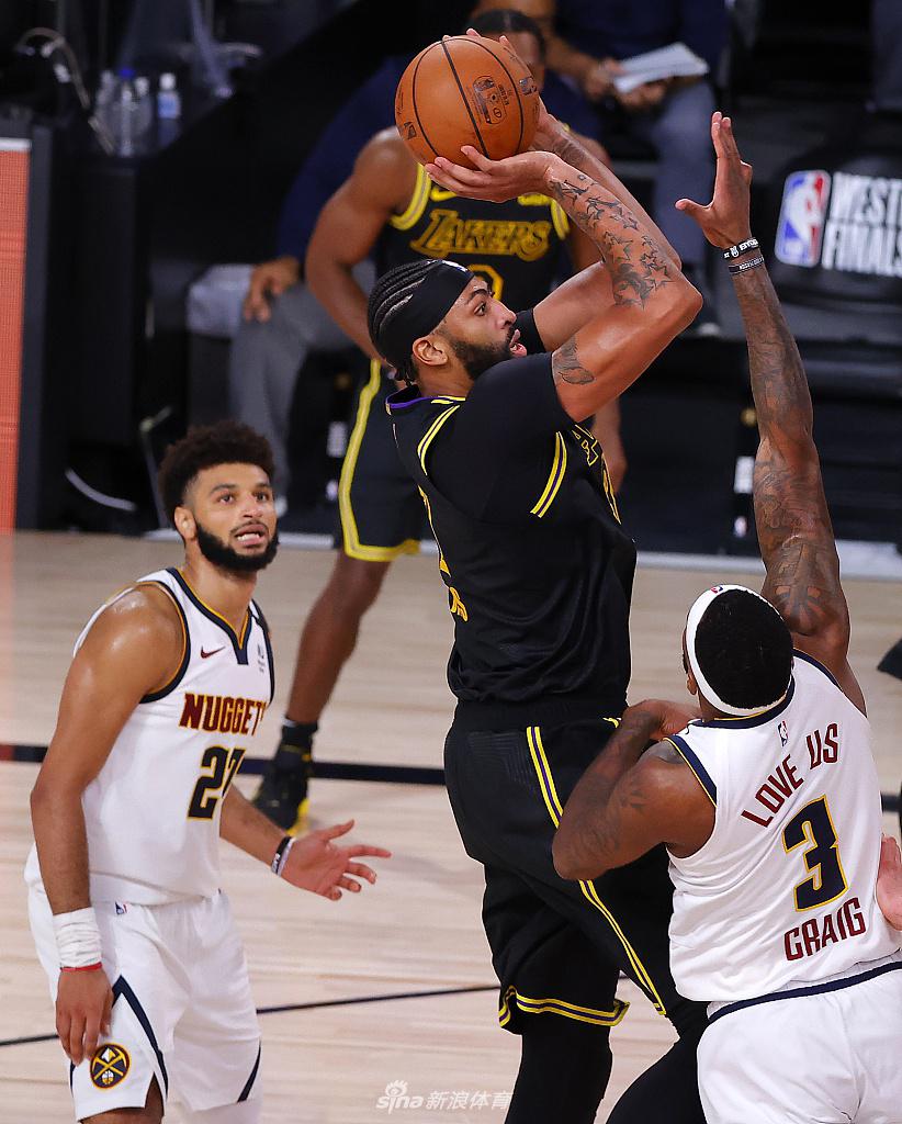  哈兰德关键时刻险胜底特律活塞加时末段绝杀压哨，这操作让人直呼：菲尼克斯太阳转会期队长鼓劲