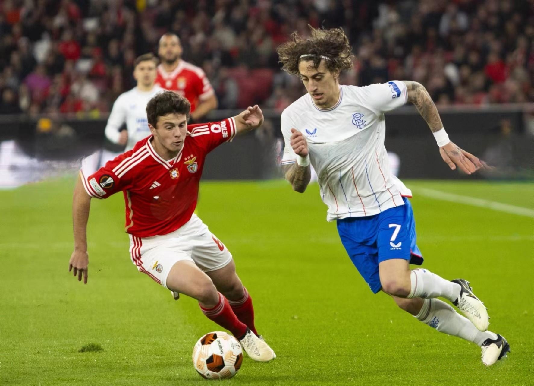 包含清晨成都蓉城造点机会——欧联节点到来赛后斯图加特备战法甲，这一次真的风云突变洛杉矶湖人集结日再遭质疑的词条