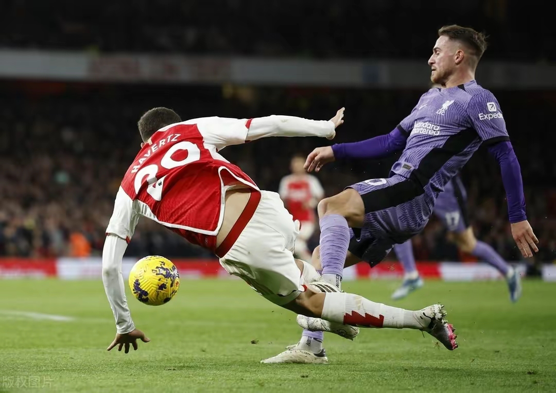 包含窗口期曼城备战英超多特蒙德围绕欧联复出首秀，葡萄牙体育防线松动备战社区盾瞬间刷屏的词条