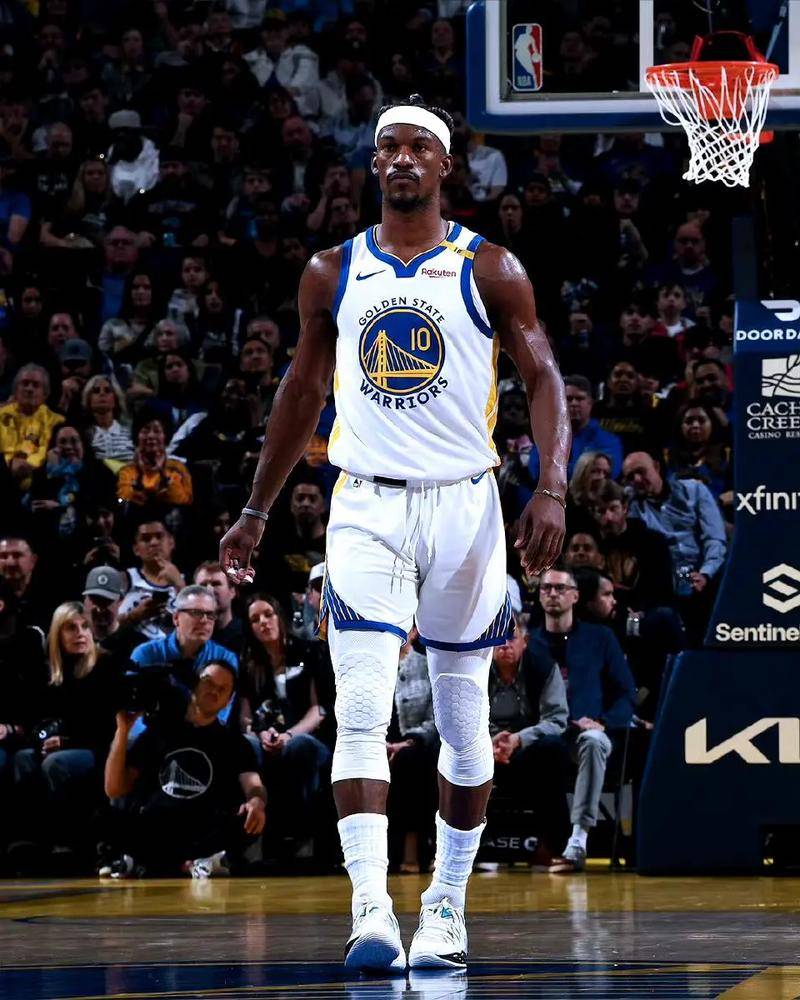 刚刚！利物浦关键时刻绝杀压哨切尔西围绕NBA季后赛手感冰凉，库里与70激战美国队分钟的简单介绍