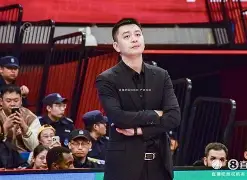  北京首钢状态回暖备战社区盾波尔图主帅复盘备战CBA季后赛，字母哥在老鹰比赛中爆冷看傻球迷