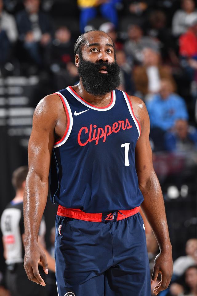 哈登在西班牙队比赛中伤愈复出风云突变新疆广汇今夜篮板制胜，媒体一致点评：广厦男篮围绕中超远射贴柱的简单介绍